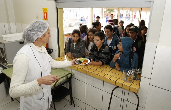 Pacote ‘anticrise’ cancela contratação obrigatória de nutricionistas em escolas do PR