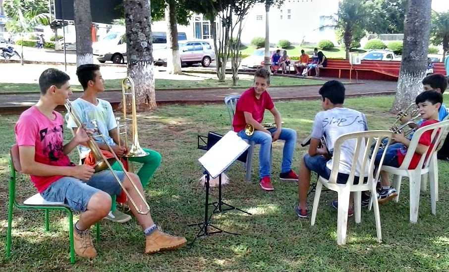 Com uma banda municipal que completou 10 anos e um teatro, Laranjeiras é uma cidade