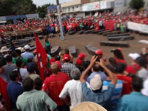 Mistica de senário em que o MST fez homenagem aos 23, já mortos nos conflitos pela Terra.