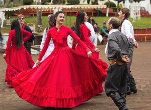 Dança Folclórica, CTG Rincão Serrano.