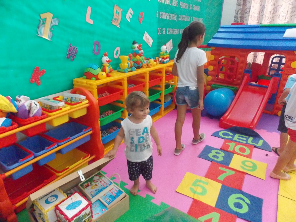 Em clima de festa, comunidade da Creche Nossa S. das Graças inaugura brinquedoteca