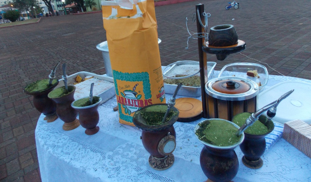 Hora do mate: Uma iniciativa cultural em praça pública, visando promover o encontro