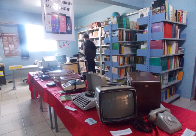 Exposição sobre as Telecomunicações movimentou biblioteca do Col. Laranjeiras