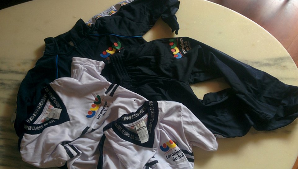 Prefeitura de Laranjeiras do Sul entrega uniformes: pais do maternal 1 e 2 reclamam por filhos não terem recebido os mesmos itens que os demais
