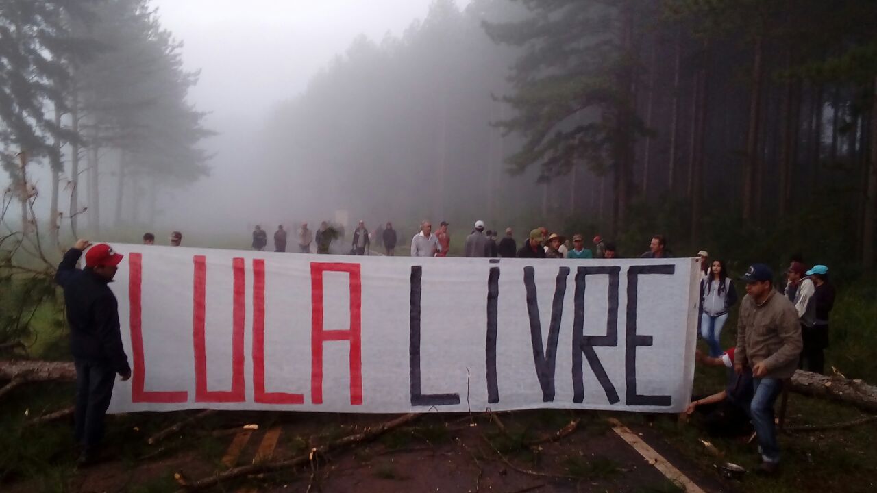 Em protesto à prisão arbitrária de Lula, até às 10h, todas as BRs da região estarão trancadas