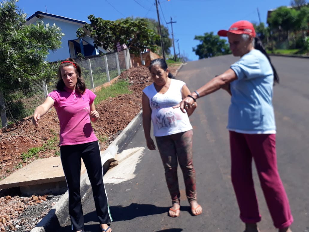 Sensibilizados pela morte de uma criança, moradores do Sto. Antônio de Pádua farão passeata pedindo lombadas para conter velocidade de carros, após o asfalto