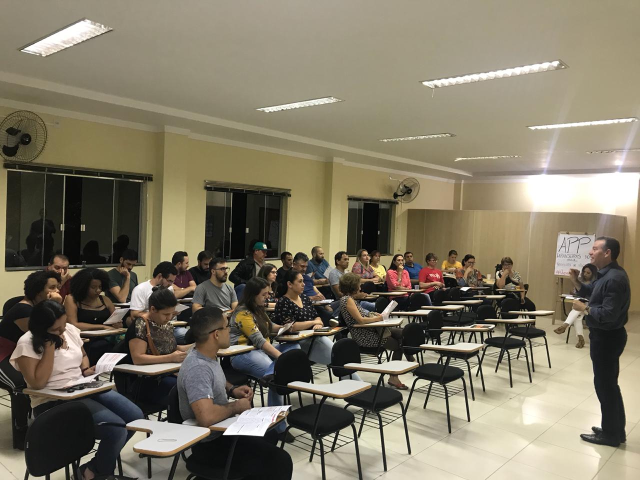 Em Laranjeiras do Sul, Prof. Lemos alerta sobre os prejuízos da reforma da previdência e atual entreguismo do Brasil