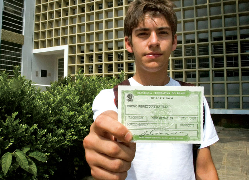 Jovens que ainda têm 15, mas que completam 16 anos até 4 de outubro, poderão votar nas próximas eleições