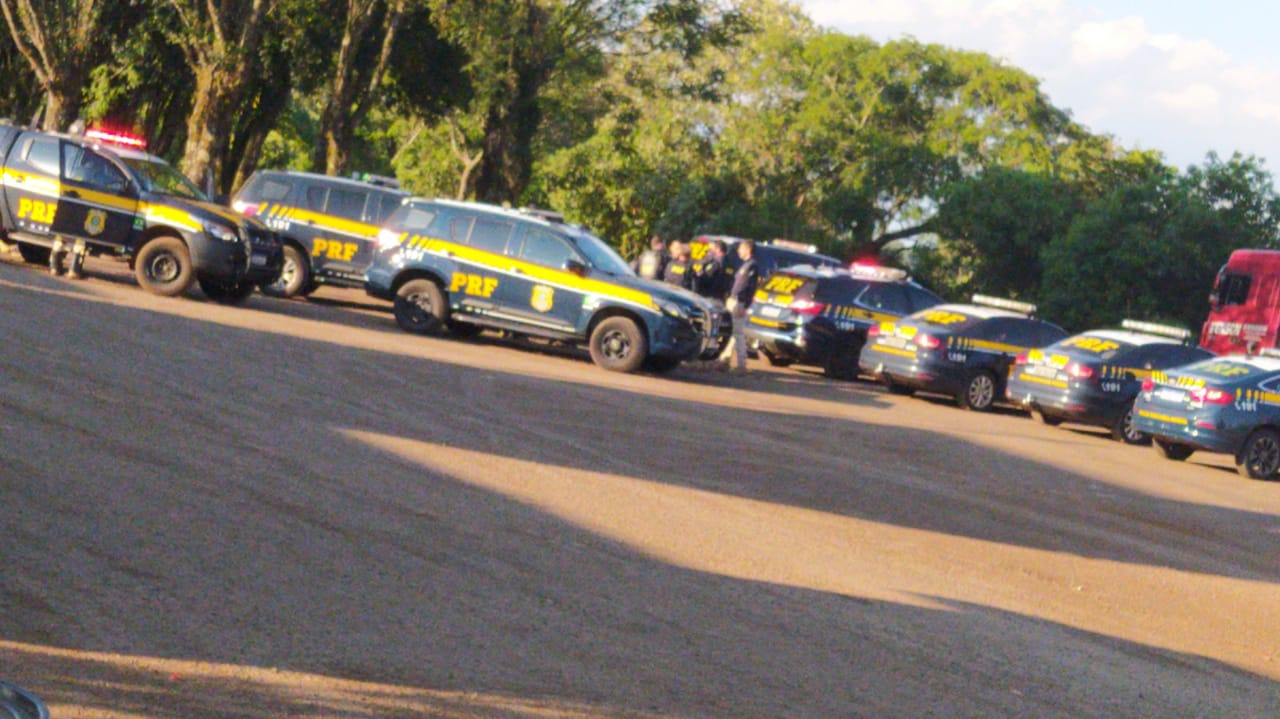 Indígenas presos em Nova Laranjeiras, por motivo de saque em carga de caminhão tombado, são transferidos